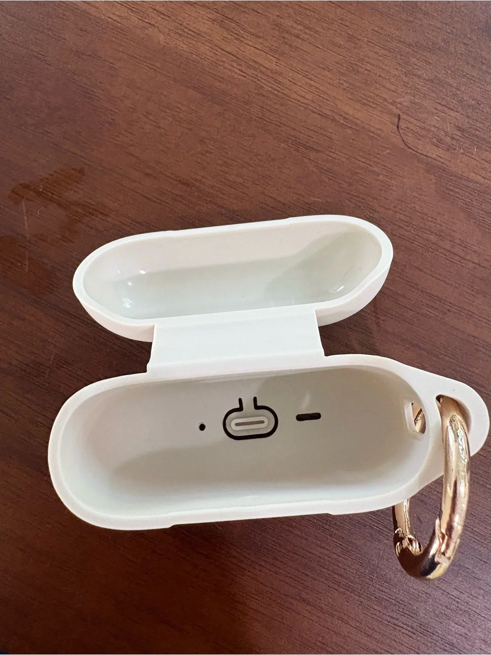 Silicone Protective Case with Gold Keyring for Wireless Earbuds - Cream